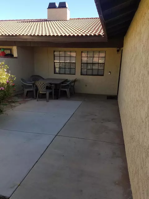 43746 Mona St, Lancaster, CA 93535 photo 2