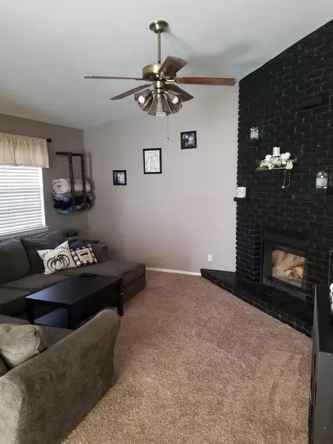 43746 Mona St, Lancaster, CA 93535 photo 7