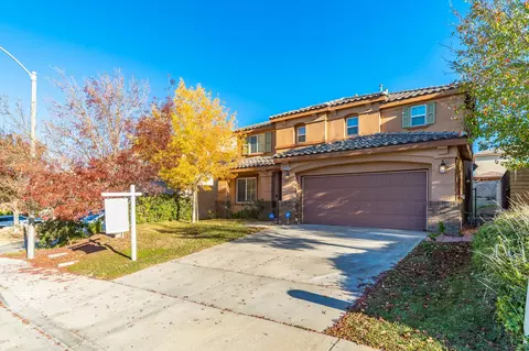 37514 Ruby Red Ln, Palmdale, CA 93551 photo 2