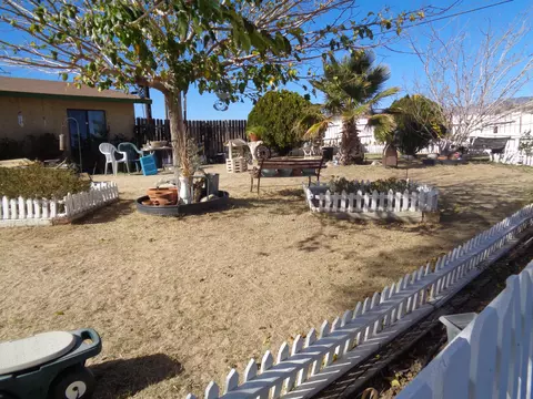 15989 Rexroth, Mojave, CA 93501 photo 2