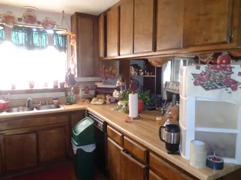 15989 Rexroth, Mojave, CA 93501 photo 4