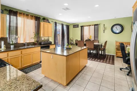 43246 Carpenter Dr, Lancaster, CA 93535 photo 14