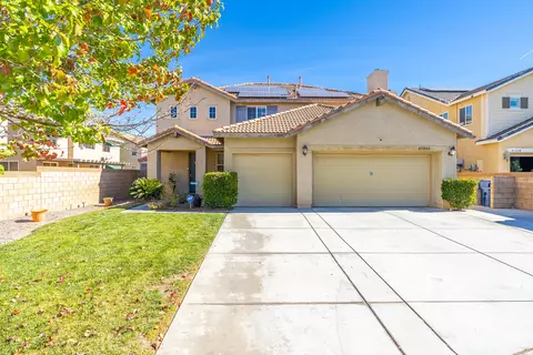 43246 Carpenter Dr, Lancaster, CA 93535 photo 2