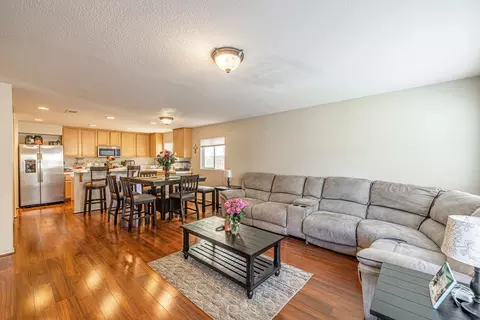 45302 Robinson Dr, Lancaster, CA 93535 photo 8