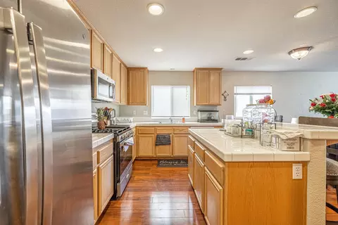 45302 Robinson Dr, Lancaster, CA 93535 photo 10