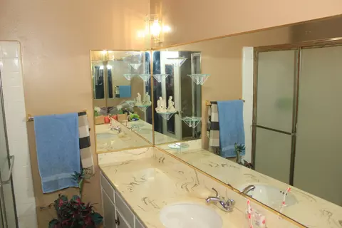 44216 Hanstead Ave, Lancaster, CA 93535 photo 5