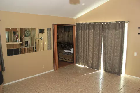 44216 Hanstead Ave, Lancaster, CA 93535 photo 3