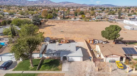 37911 28th St E, Palmdale, CA 93550 photo 4