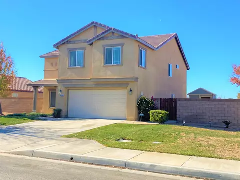 45061 18th St E, Lancaster, CA 93535 photo 2