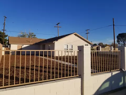 44902 3rd St E, Lancaster, CA 93535 photo 1