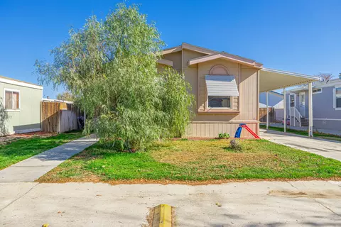 45465 25th St #SPC 128, Lancaster, CA 93535 photo 2