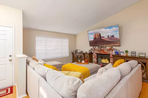 43941 30th St E, Lancaster, CA 93535 photo 3