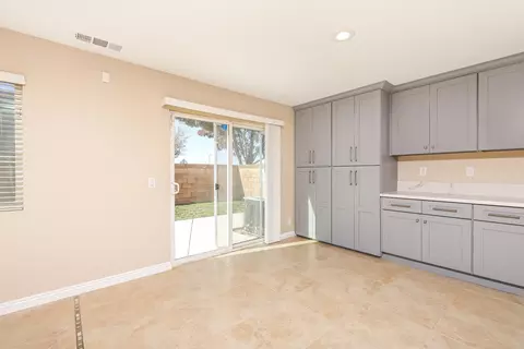 43359 Sunny Ln, Lancaster, CA 93536 photo 12