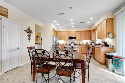 43654 32nd St E, Lancaster, CA 93535 photo 3