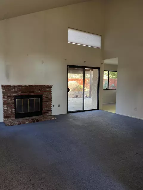 635 Jenner St E, Lancaster, CA 93535 photo 3