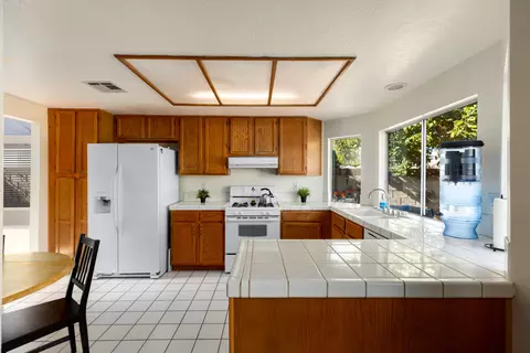 1021 Glenn Ct, Lancaster, CA 93535 photo 12