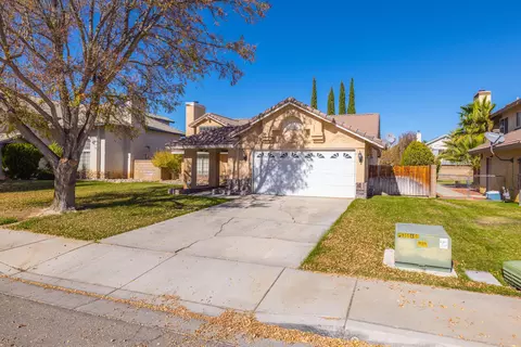 1021 Glenn Ct, Lancaster, CA 93535 photo 2
