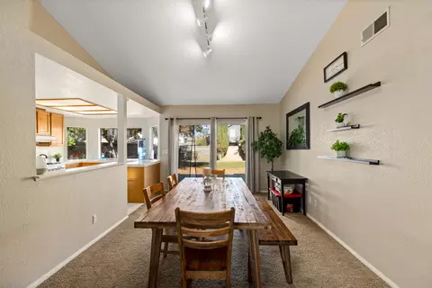1021 Glenn Ct, Lancaster, CA 93535 photo 9