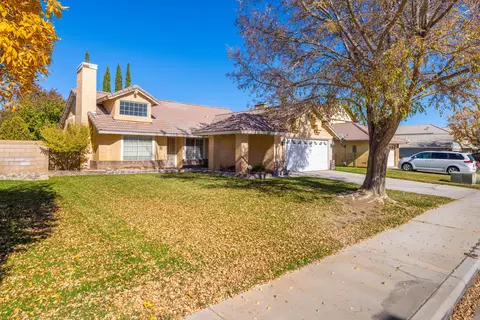 1021 Glenn Ct, Lancaster, CA 93535 photo 3