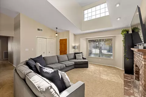 1021 Glenn Ct, Lancaster, CA 93535 photo 6
