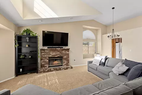 1021 Glenn Ct, Lancaster, CA 93535 photo 7