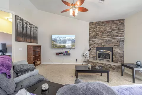 28220 Preakness Dr, Tehachapi, CA 93561 photo 4