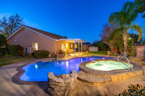 44816 Fenhold St, Lancaster, CA 93535 photo 2