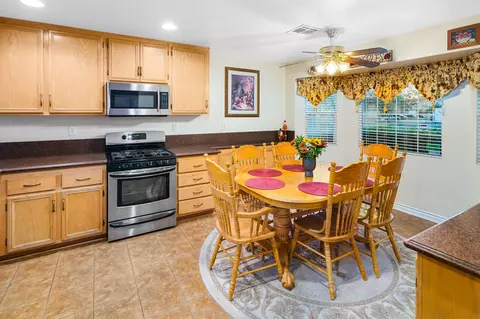 44816 Fenhold St, Lancaster, CA 93535 photo 17
