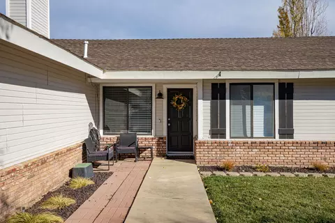 21109 Oakmount Ct, Tehachapi, CA 93561 photo 3