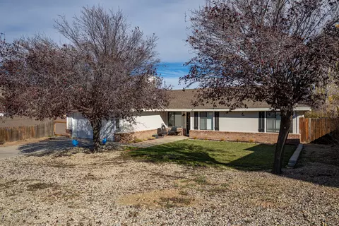 21109 Oakmount Ct, Tehachapi, CA 93561 photo 1