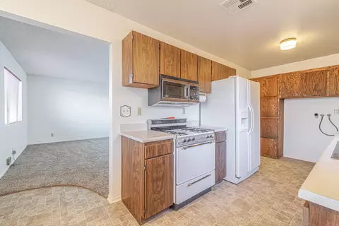 6852 Sage Brush Ave, Lancaster, CA 93536 photo 5