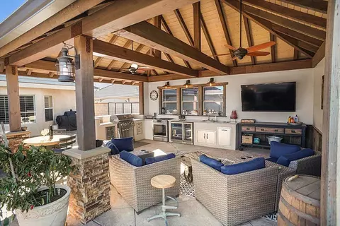 407 Mesquite Dr, Tehachapi, CA 93561 photo 4