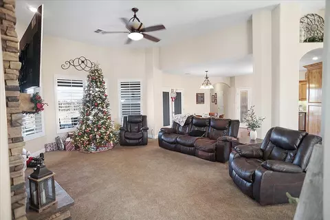 407 Mesquite Dr, Tehachapi, CA 93561 photo 15