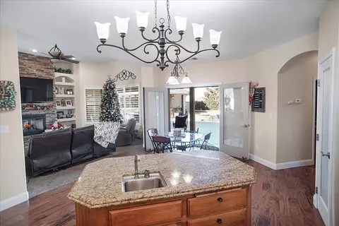 407 Mesquite Dr, Tehachapi, CA 93561 photo 9