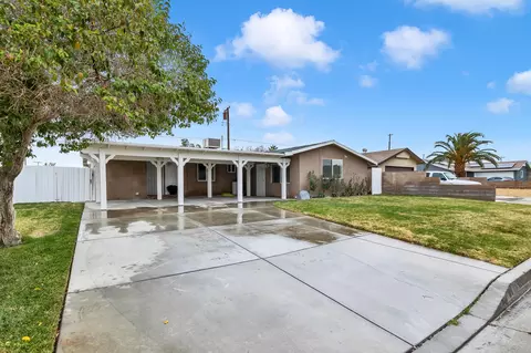 45317 Sancroft Ave, Lancaster, CA 93535 photo 2