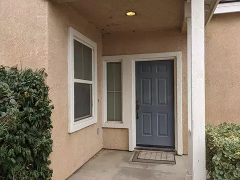 44022 27th St E, Lancaster, CA 93535 photo 2