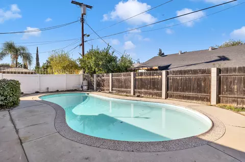 8143 Wynne Ave, Reseda, CA 91335 photo 3