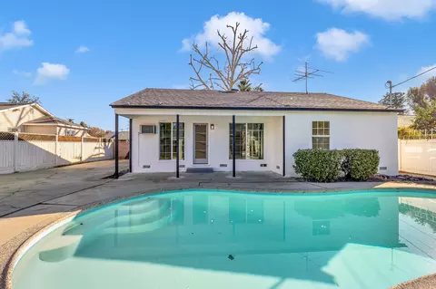 8143 Wynne Ave, Reseda, CA 91335 photo 2