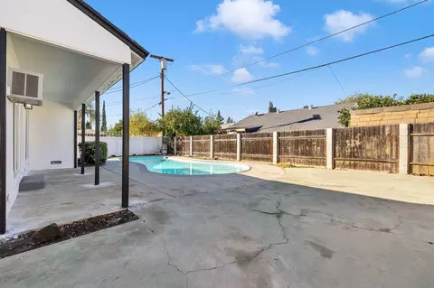 8143 Wynne Ave, Reseda, CA 91335 photo 32