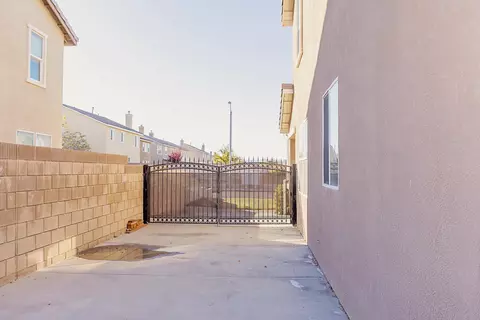 44034 Marbella St, Lancaster, CA 93536 photo 4