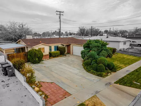 633 Lancaster Blvd E, Lancaster, CA 93535 photo 1