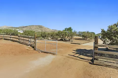 34628 Katherinel Ave, Acton, CA 93510 photo 4