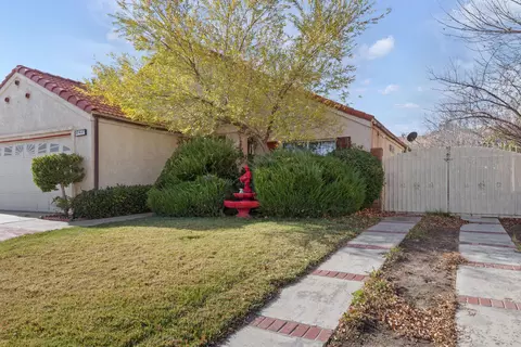 37437 42nd St E, Palmdale, CA 93552 photo 1