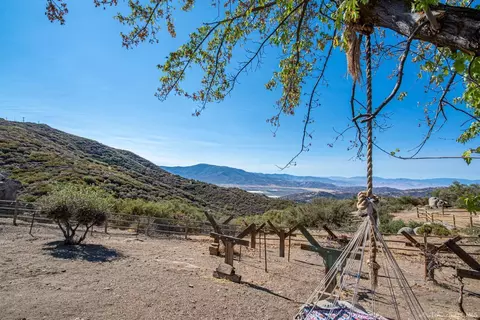 24250 Jacaranda Dr, Tehachapi, CA 93561 photo 22