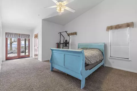 24250 Jacaranda Dr, Tehachapi, CA 93561 photo 18