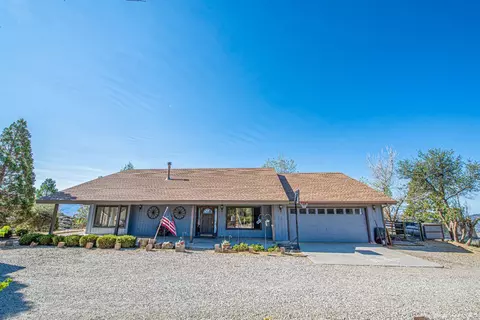 24250 Jacaranda Dr, Tehachapi, CA 93561 photo 1
