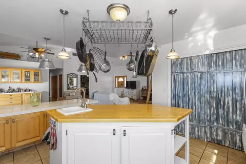 24250 Jacaranda Dr, Tehachapi, CA 93561 photo 9