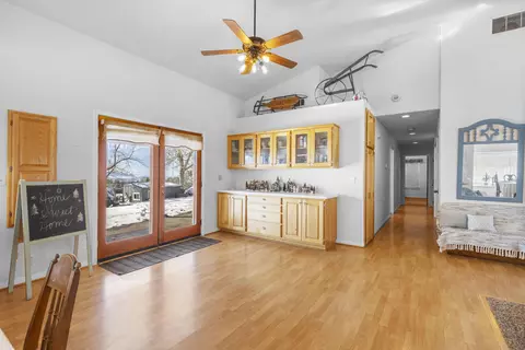 24250 Jacaranda Dr, Tehachapi, CA 93561 photo 11