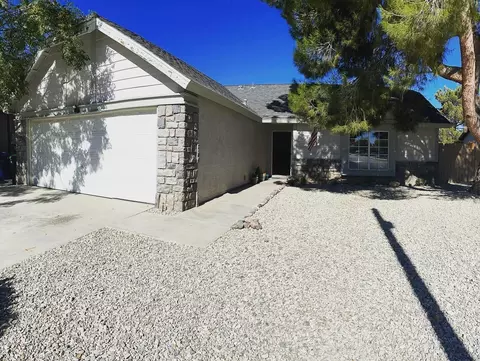 1619 Renee St, Lancaster, CA 93535 photo 2