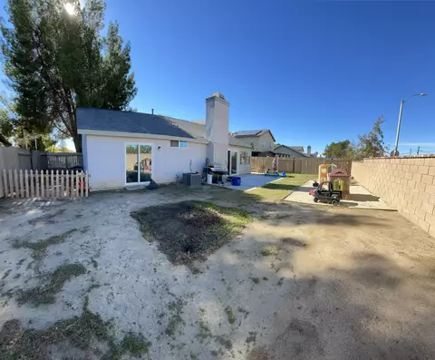 1619 Renee St, Lancaster, CA 93535 photo 4
